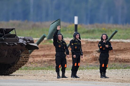 Tank Biathlon Stage 1: Individual race. Day One