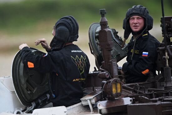 Tank Biathlon Stage 1: Individual race. Day One