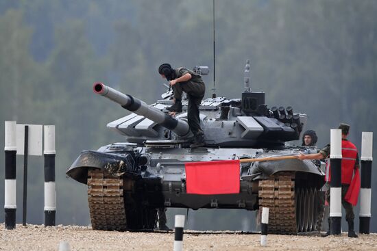Tank Biathlon Stage 1: Individual race. Day One