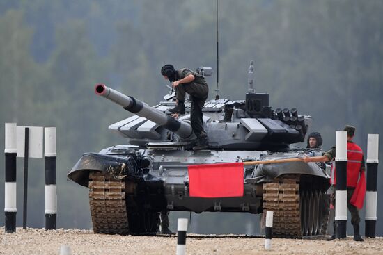 Tank Biathlon Stage 1: Individual race. Day One