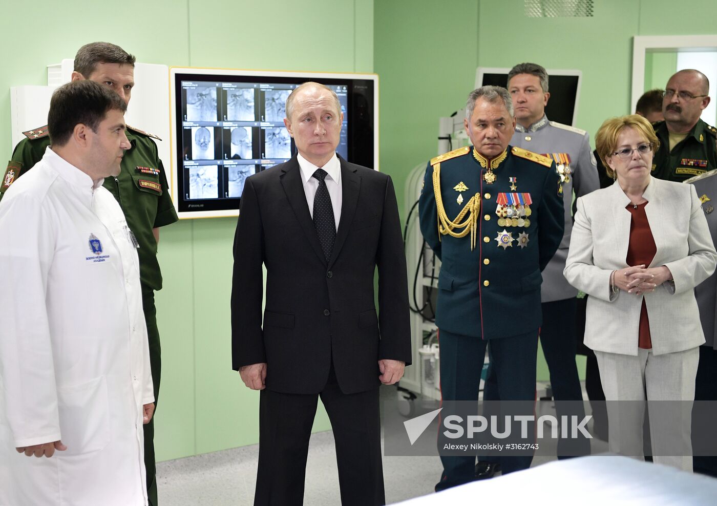 President Putin takes part in Navy Day celebrations