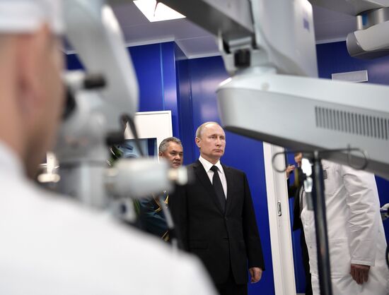 President Putin takes part in Navy Day celebrations