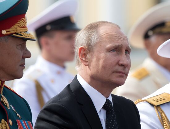 President Putin takes part in Navy Day celebrations