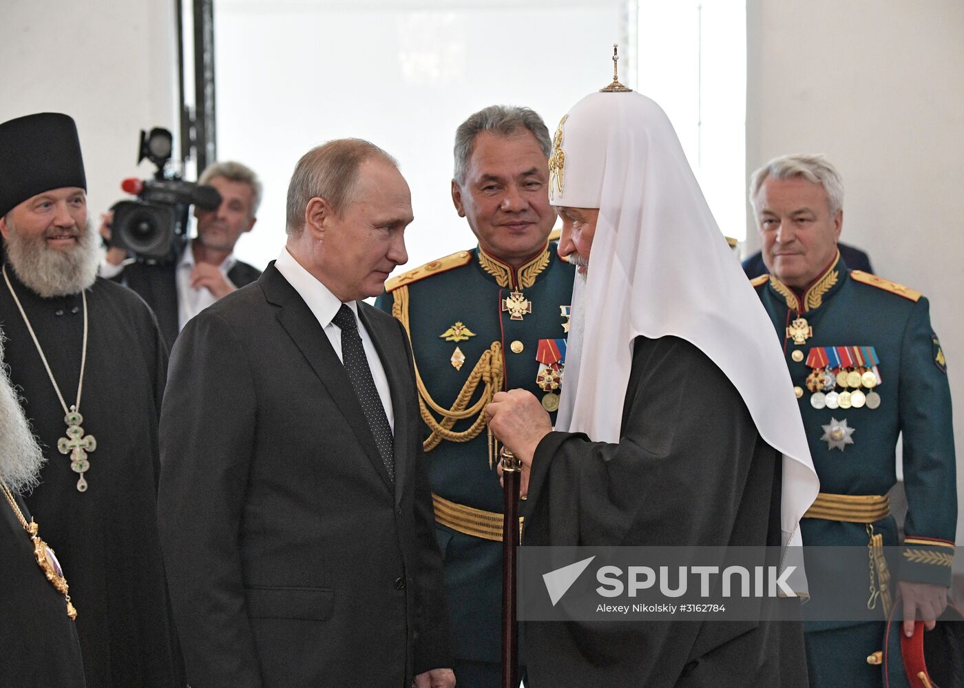 President Putin takes part in Navy Day celebrations