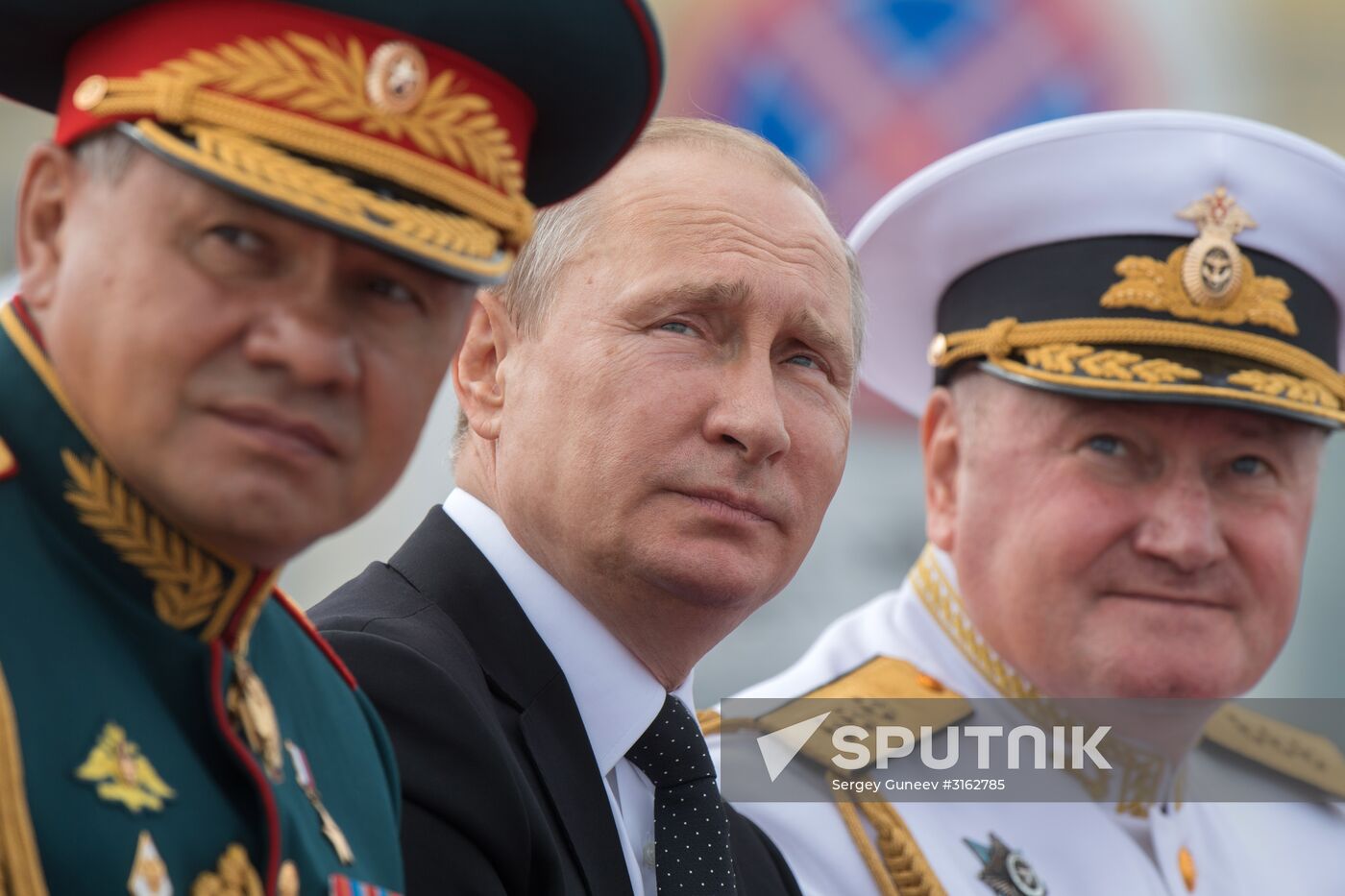 President Putin takes part in Navy Day celebrations