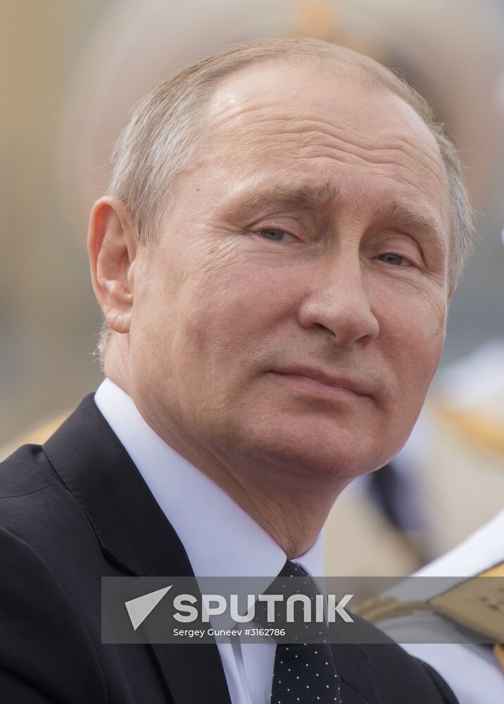 President Putin takes part in Navy Day celebrations