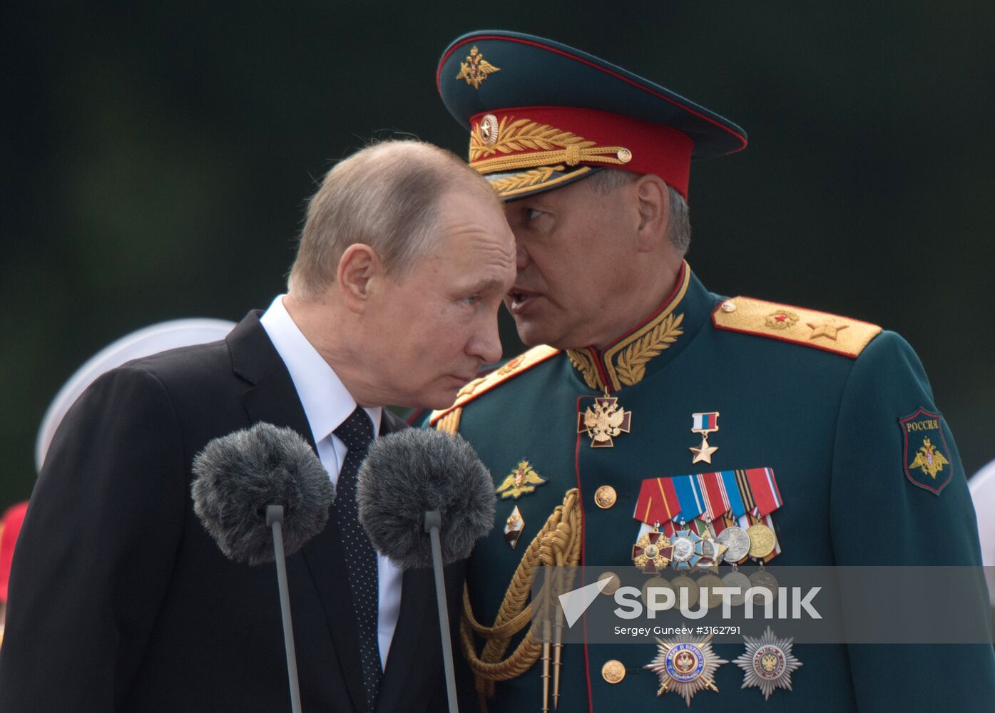President Putin takes part in Navy Day celebrations