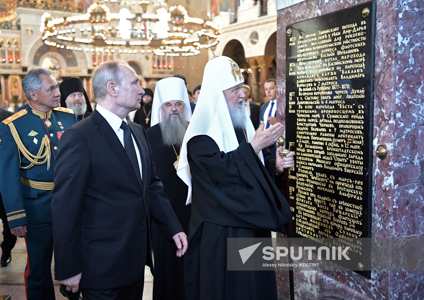 President Putin takes part in Navy Day celebrations