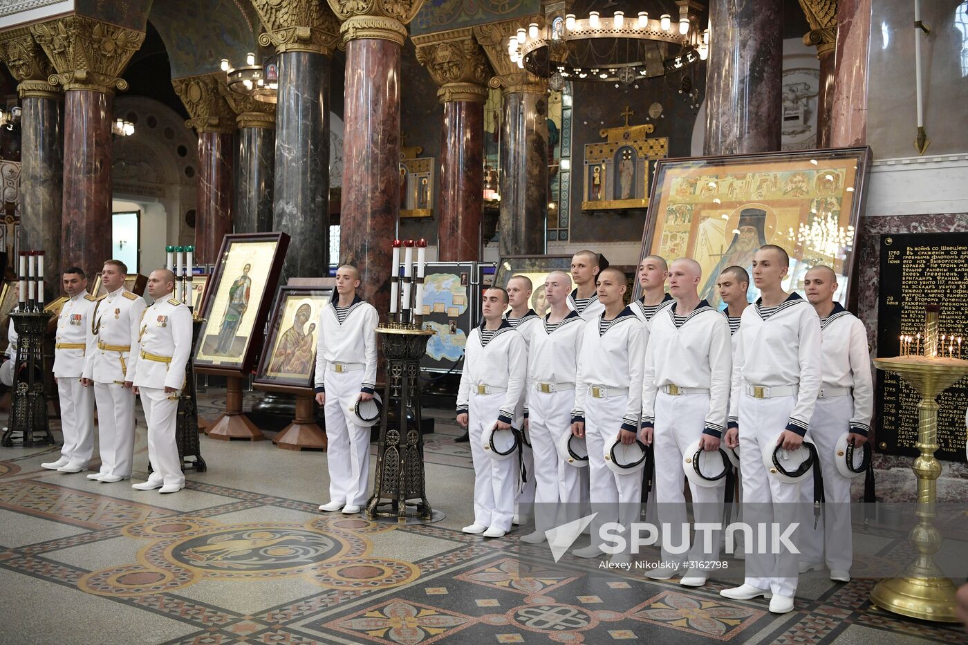 President Putin takes part in Navy Day celebrations