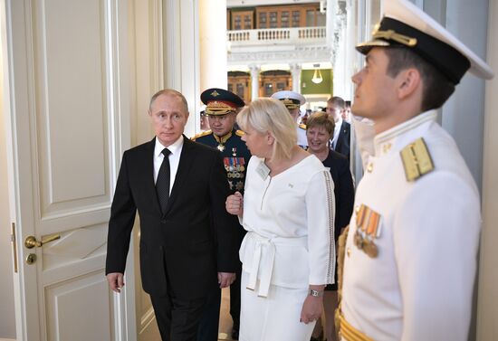 President Putin takes part in Navy Day celebrations