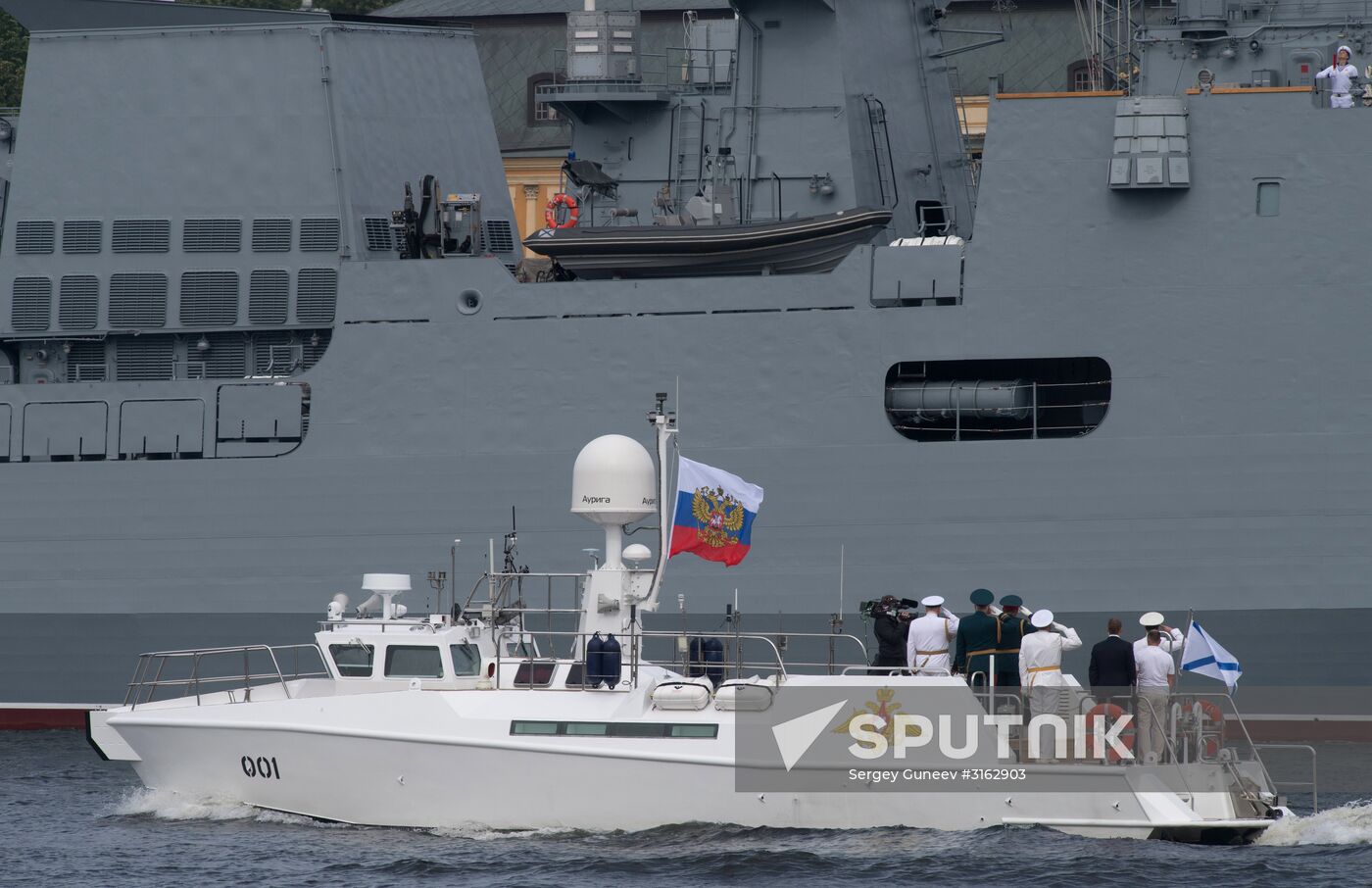 President Putin takes part in Navy Day celebrations
