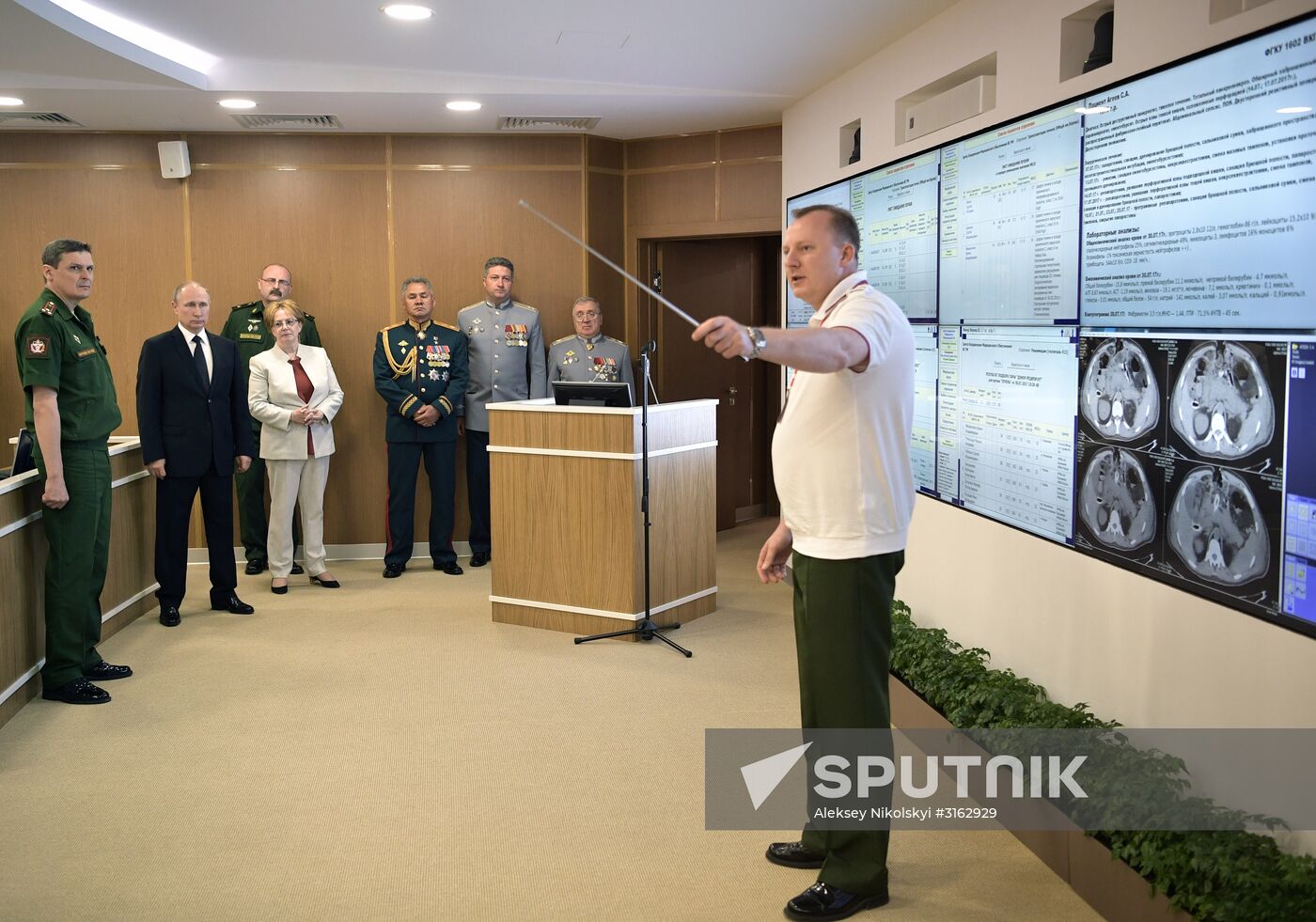 President Putin takes part in Navy Day celebrations