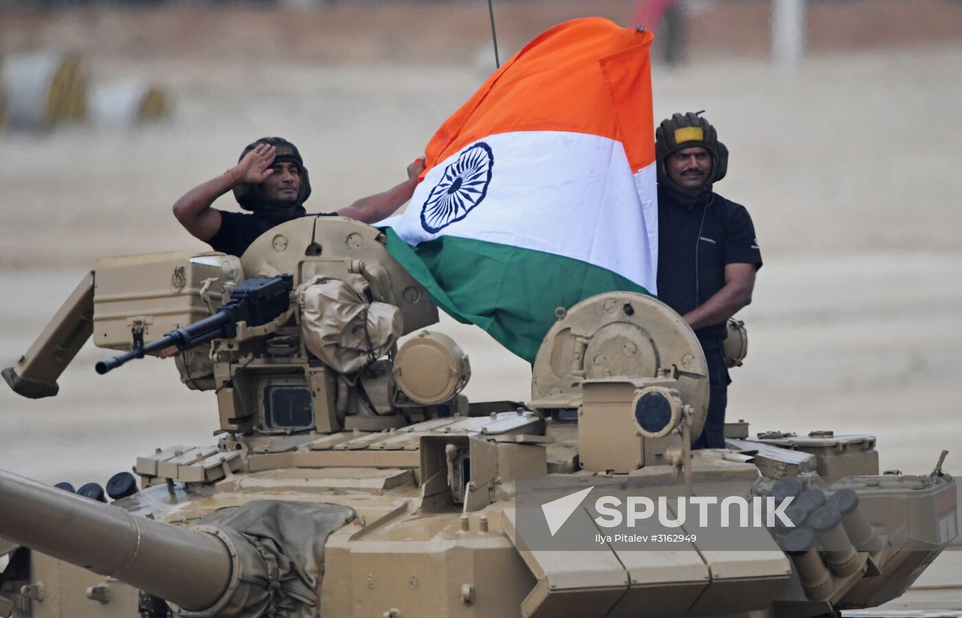 Tank Biathlon Stage 1. Individual pursuit. Day one