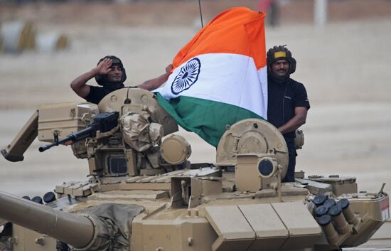 Tank Biathlon Stage 1. Individual pursuit. Day one