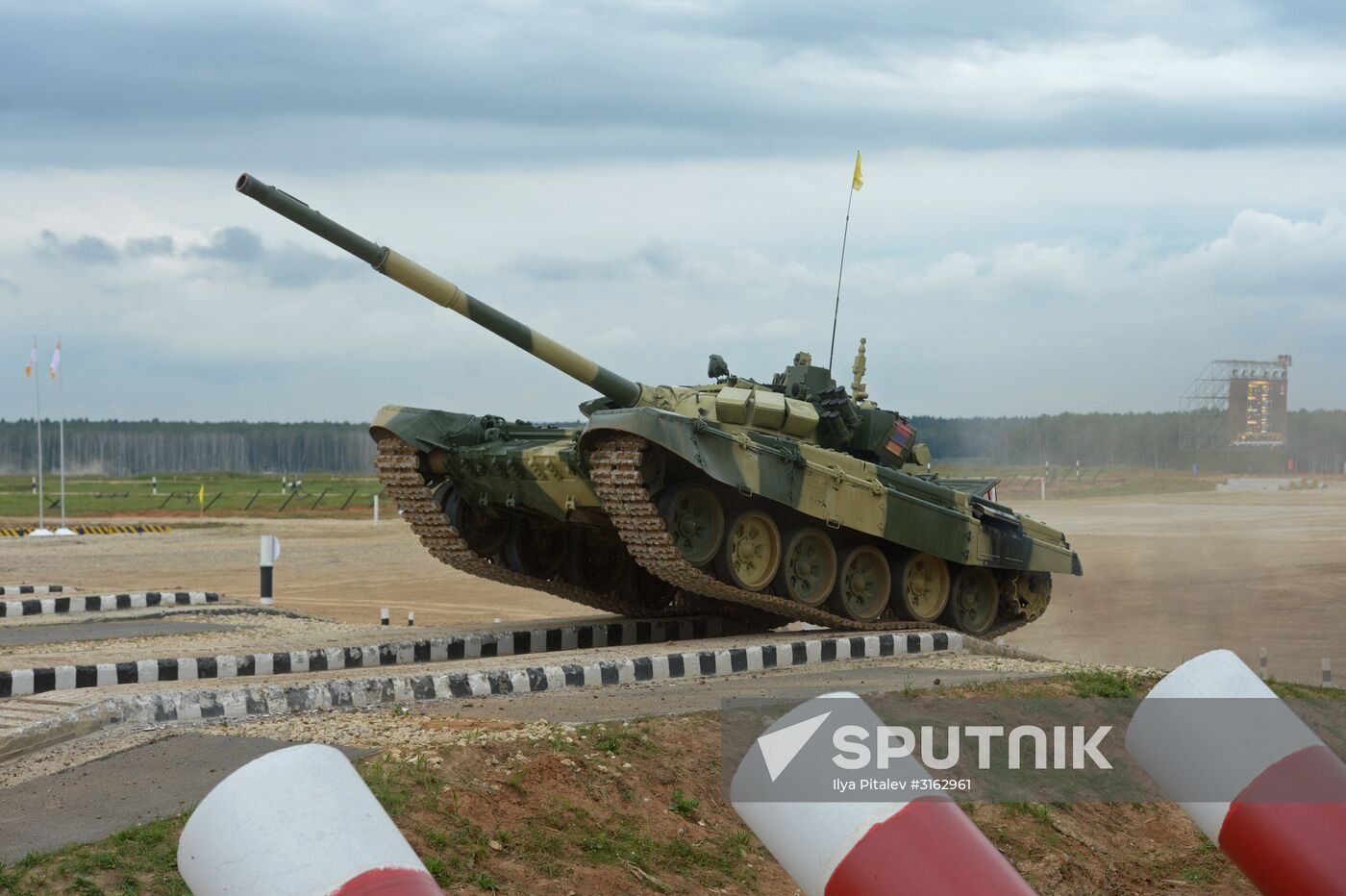 Tank Biathlon Stage 1: Individual race. Day One