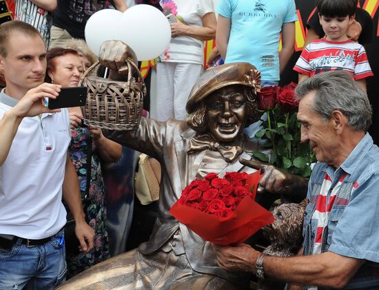 Unveiling monument to clown Oleg Popov in Rostov-on-Don