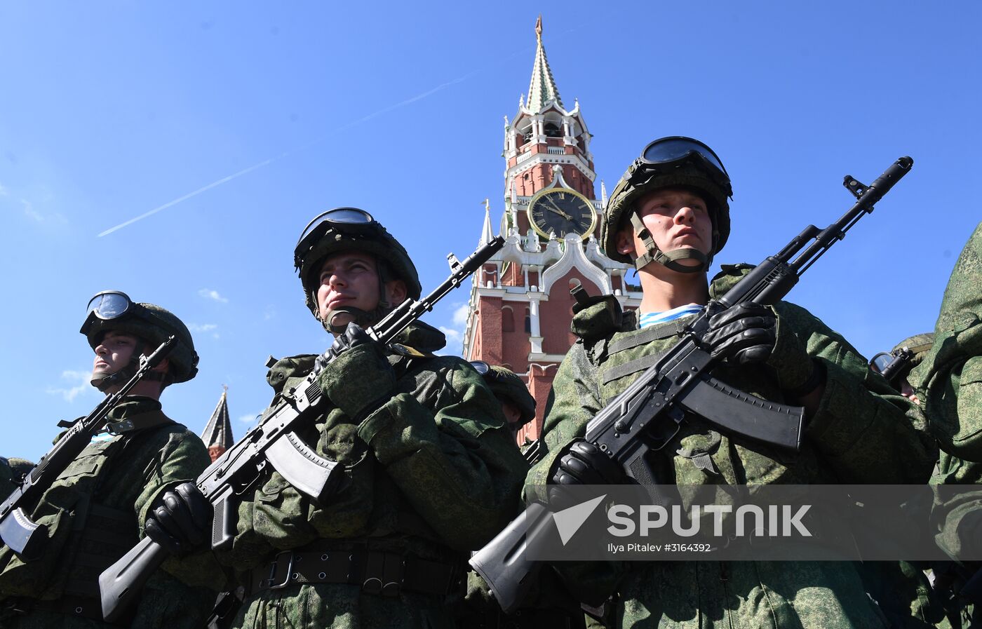 Paratroopers' Day on Red Square