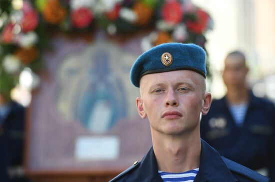 Paratroopers' Day on Red Square
