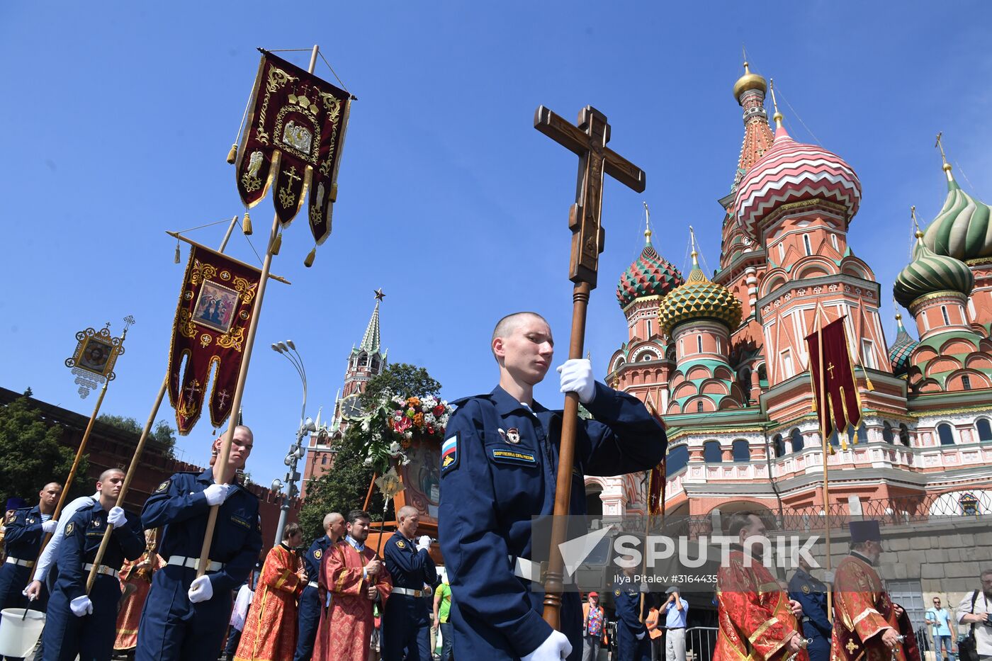 Paratroopers' Day on Red Square