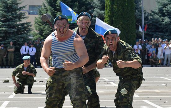 Russia celebrates Paratroopers' Day
