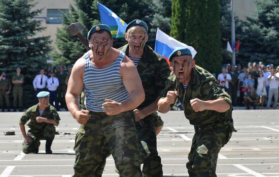 Russia celebrates Paratroopers' Day