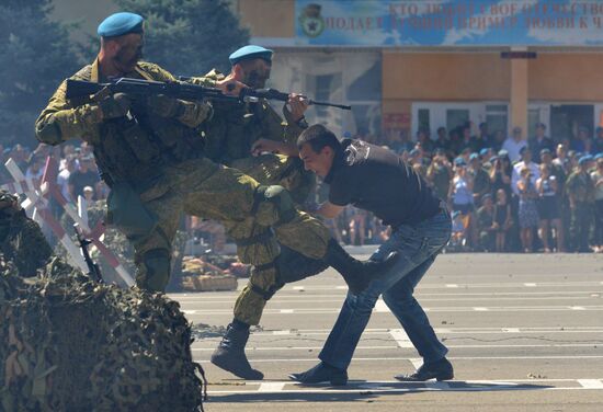 Russia celebrates Paratroopers' Day