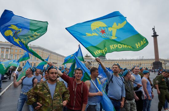 Russia celebrates Paratroopers' Day