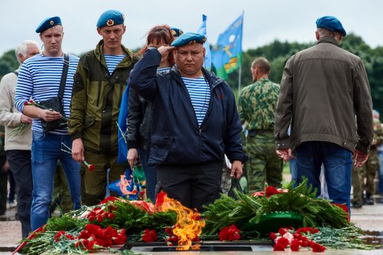 Russia celebrates Paratroopers' Day