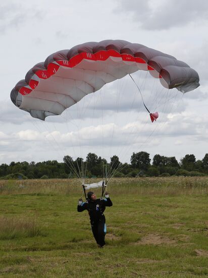 Russia celebrates Paratroopers' Day