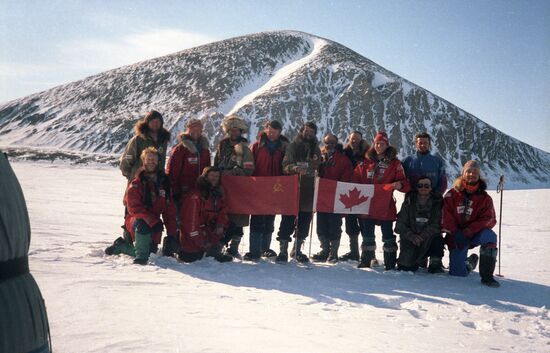 USSR-North Pole-Canada international ski expedition