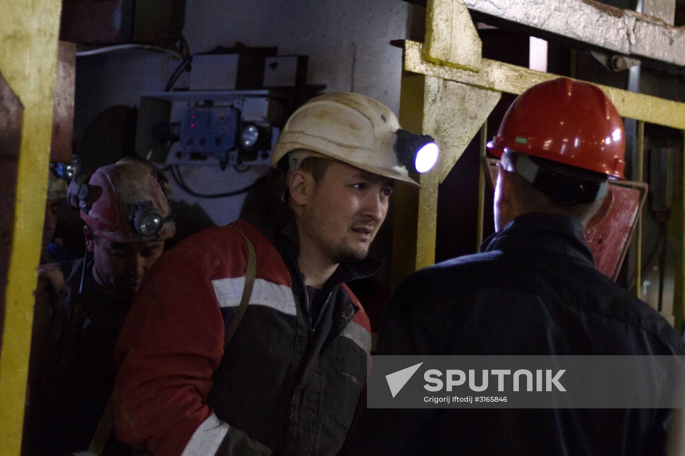 Recuers bring to safety 142 miners from Mir minein Yakutia