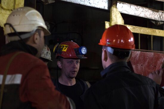 Recuers bring to safety 142 miners from Mir minein Yakutia