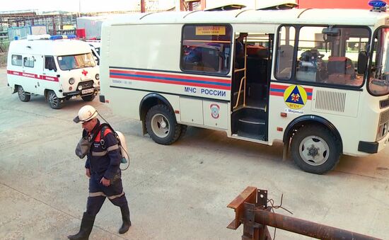 Recuers bring to safety 142 miners from Mir minein Yakutia