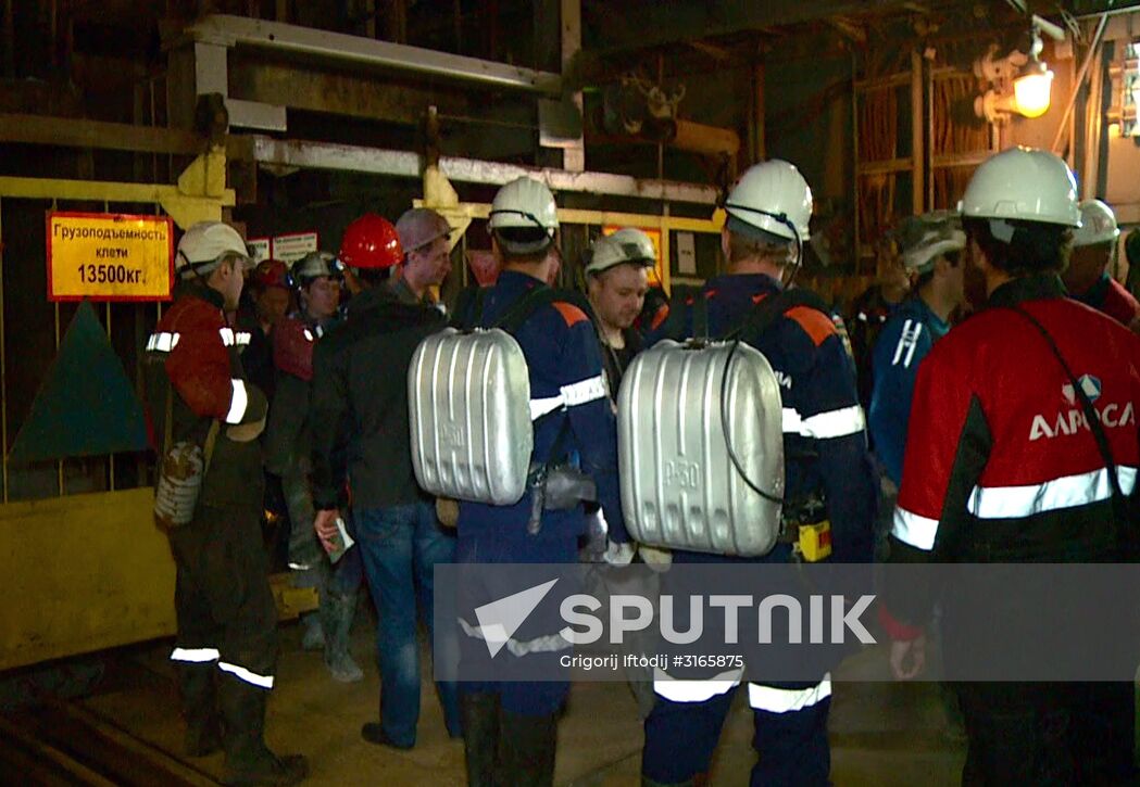 Recuers bring to safety 142 miners from Mir mine in Yakutia