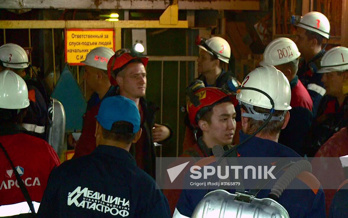 Recuers bring to safety 142 miners from Mir mine in Yakutia
