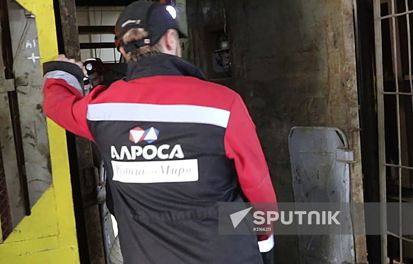 Recuers bring to safety 142 miners from Mir mine in Yakutia