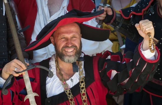 Genoa Helmet festival in Crimea