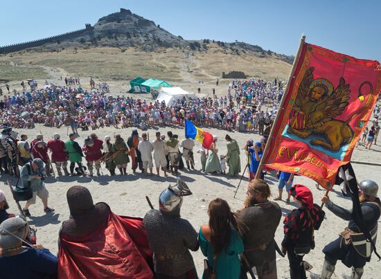 Genoa Helmet festival in Crimea