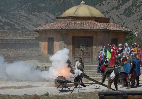 Genoa Helmet festival in Crimea
