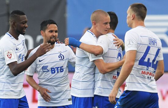 Football. Russian Premier League. Dynamo vs. Amkar