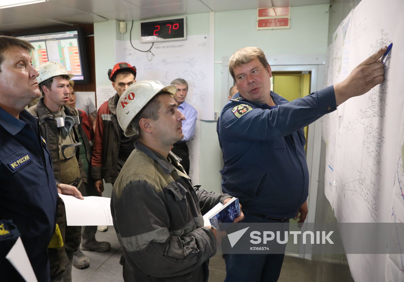 Recue operation goes on at Mir diamond mine in Yakutia