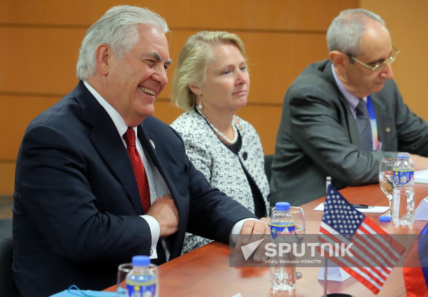 Russian Foreign Minister Sergei Lavrov visits Philippines