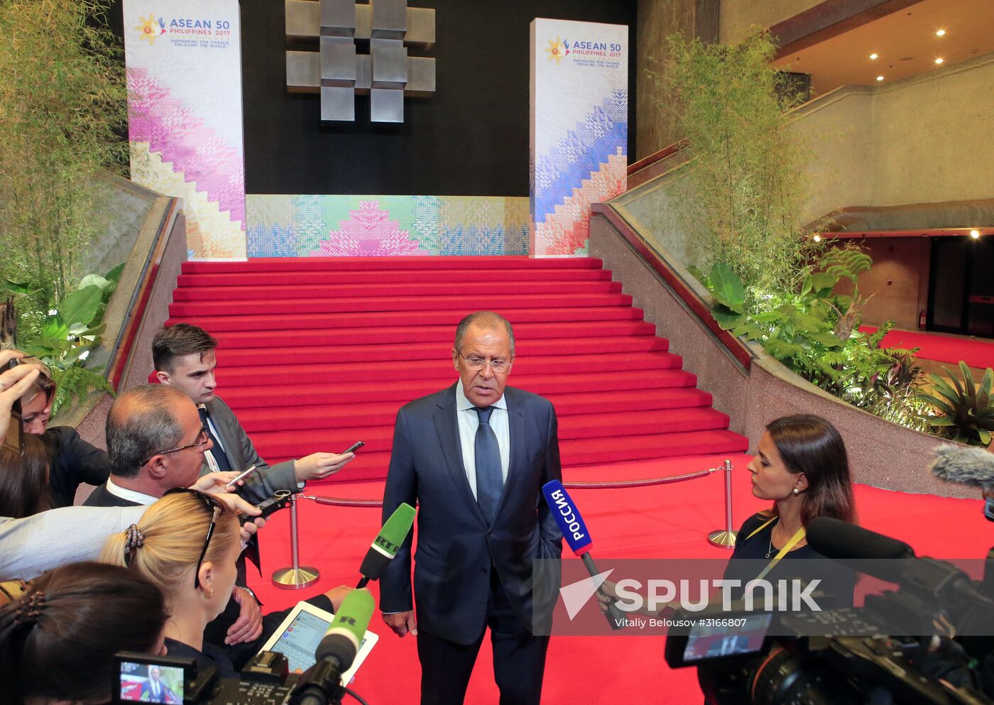 Russian Foreign Minister Sergei Lavrov visits Philippines