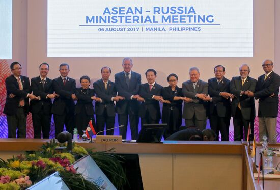 Russian Foreign Minister Sergei Lavrov visits Philippines