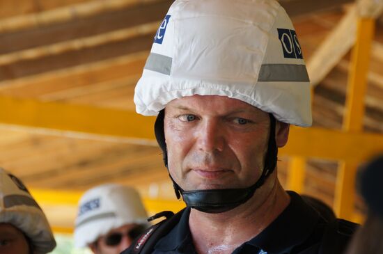 OSCE SMM Principal Deputy Chief to Ukraine Alexander Hug arrives at Stranitsa Luganskaya Village check-point