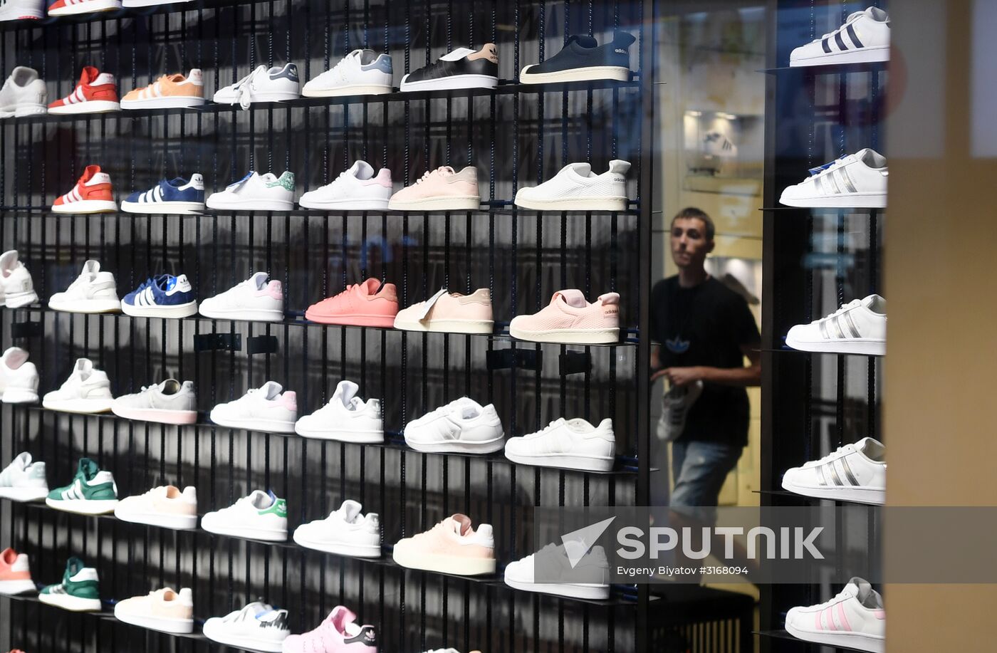 Adidas to close a number of stores in Russia this year
