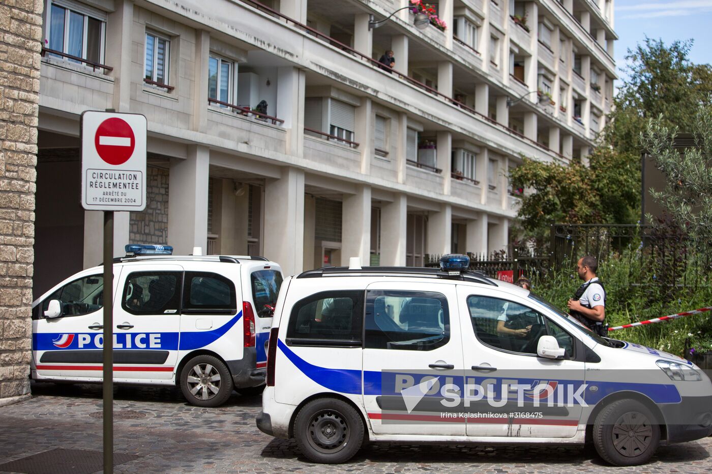 Car plows through soldiers on patrol in Paris suburb