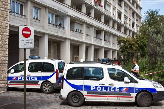 Car plows through soldiers on patrol in Paris suburb