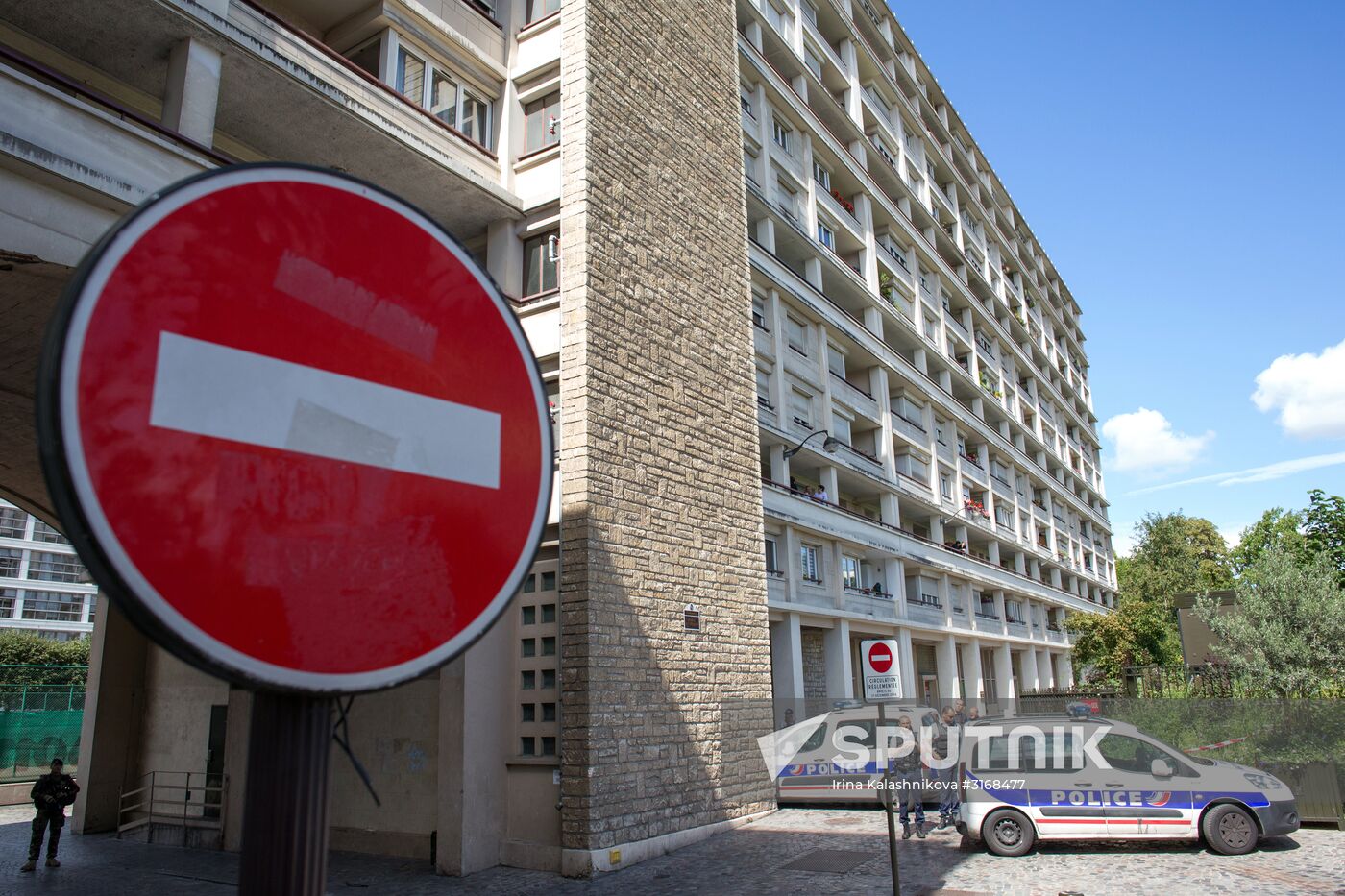 Car plows through soldiers on patrol in Paris suburb