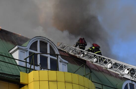Fire at Atom shopping mall on Taganskaya Square